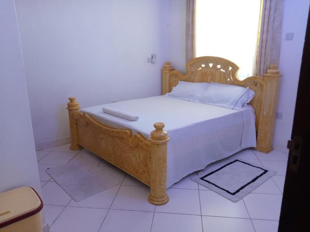 Lux Suites Bamburi Furnished Apartments 外观 照片