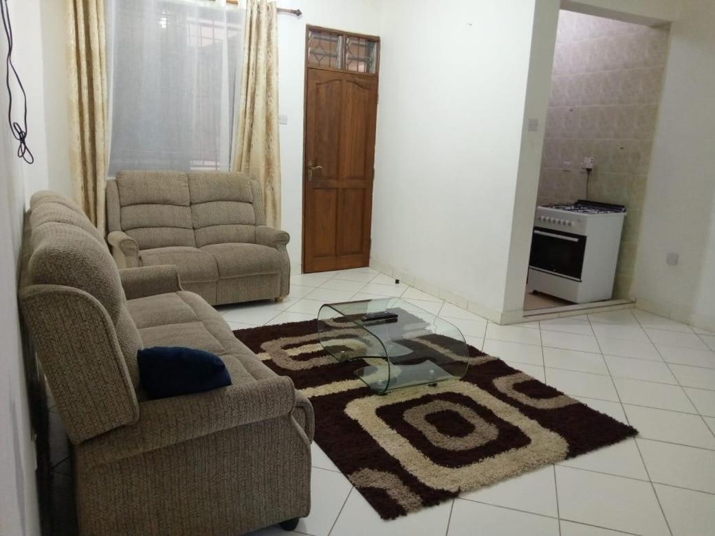 Lux Suites Bamburi Furnished Apartments 外观 照片