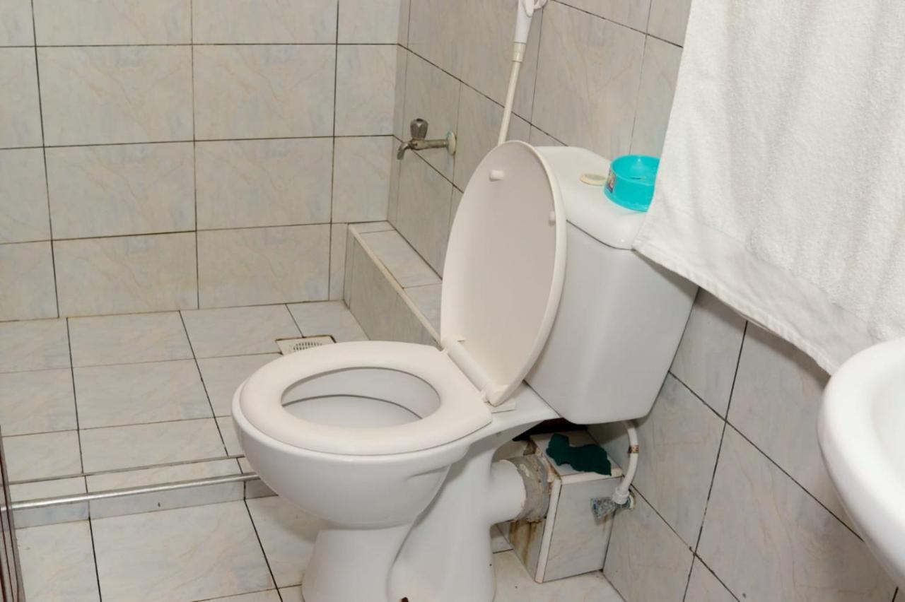 Lux Suites Bamburi Furnished Apartments 外观 照片