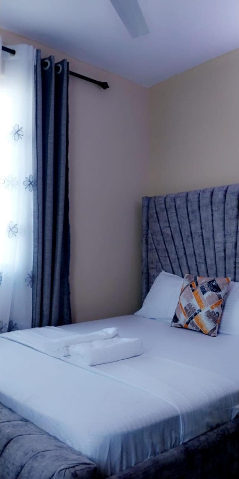 Lux Suites Bamburi Furnished Apartments 外观 照片