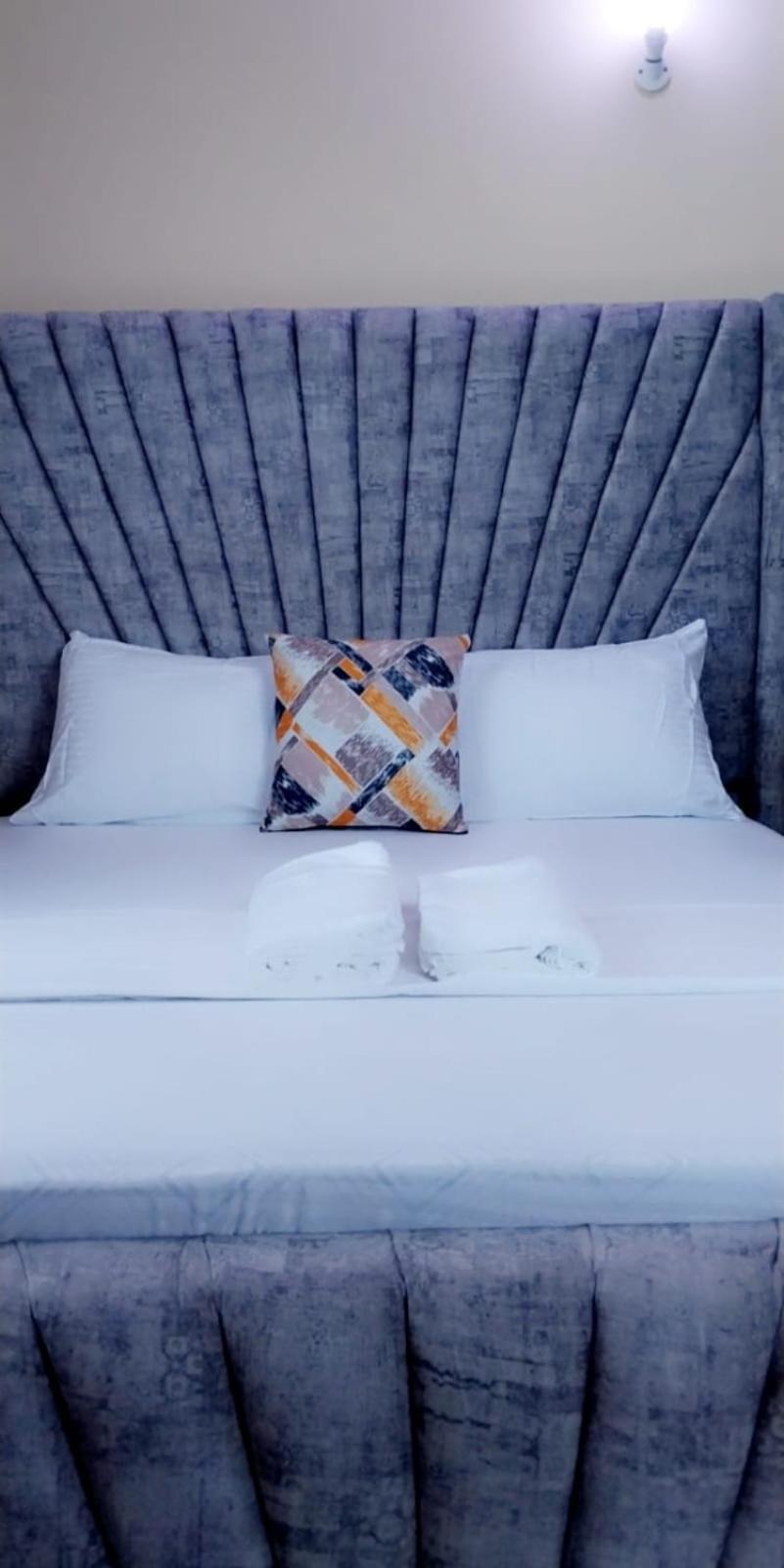 Lux Suites Bamburi Furnished Apartments 外观 照片