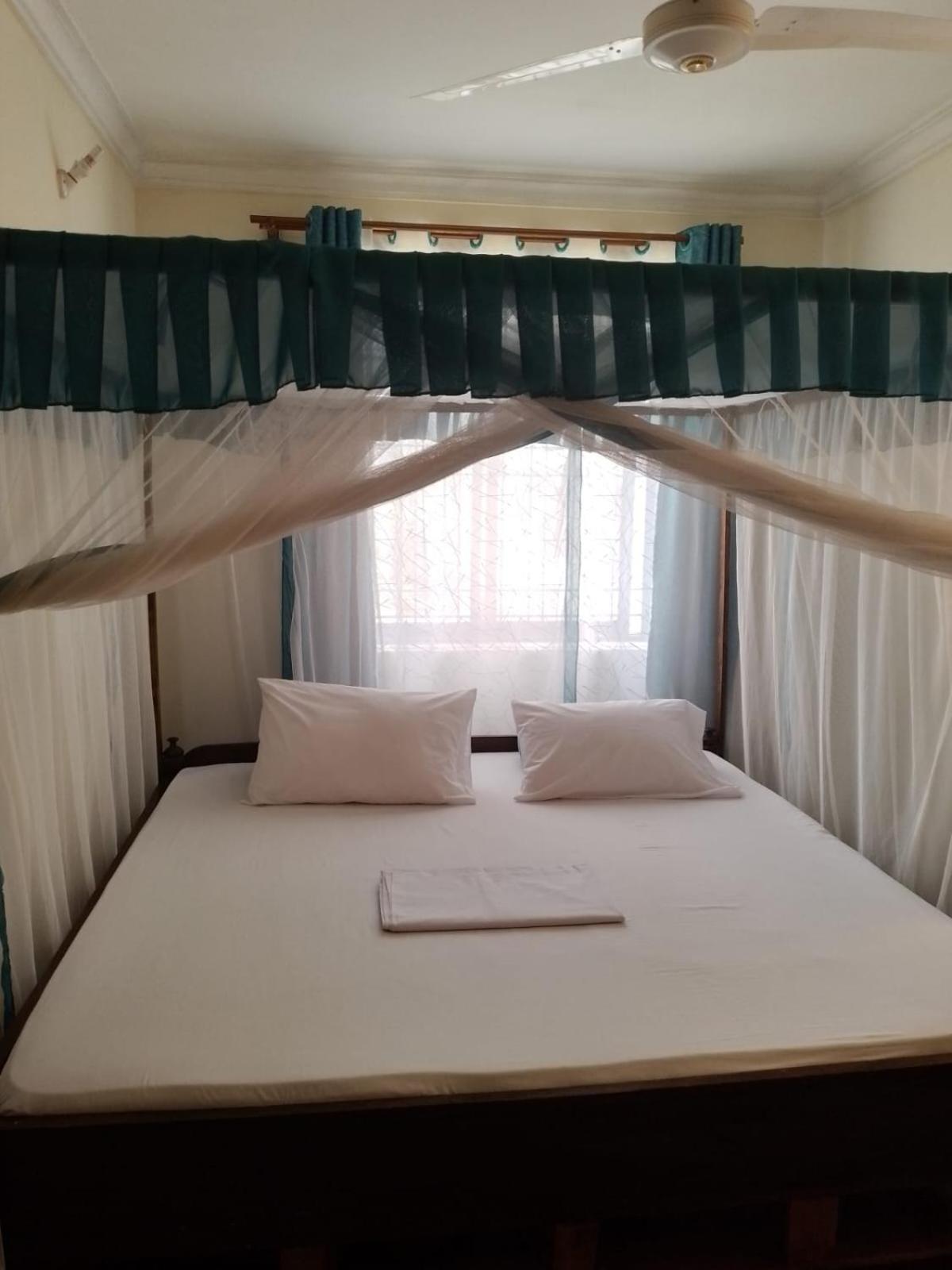Lux Suites Bamburi Furnished Apartments 外观 照片